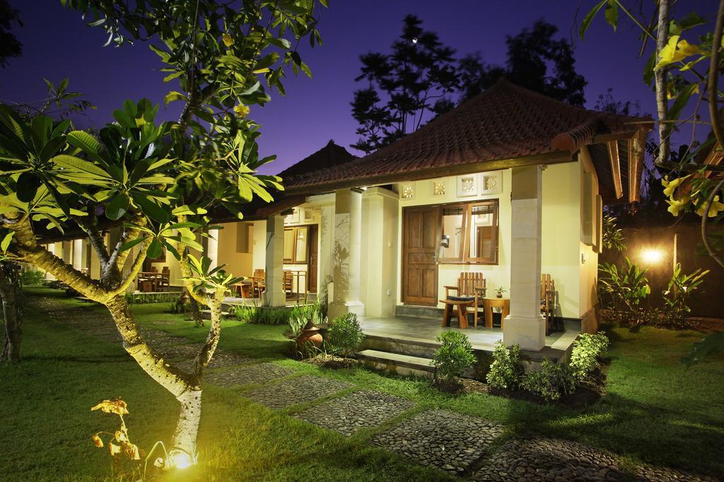 Puri Rinjani Bungalows & Hostel Kuta  Luaran gambar